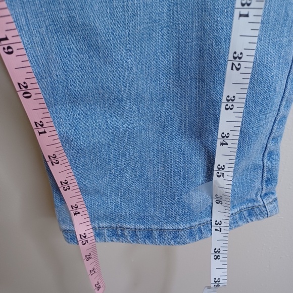 Gloria Vanderbilt "Amanda" Jean, Size 12 Petite. - Picture 7 of 13
